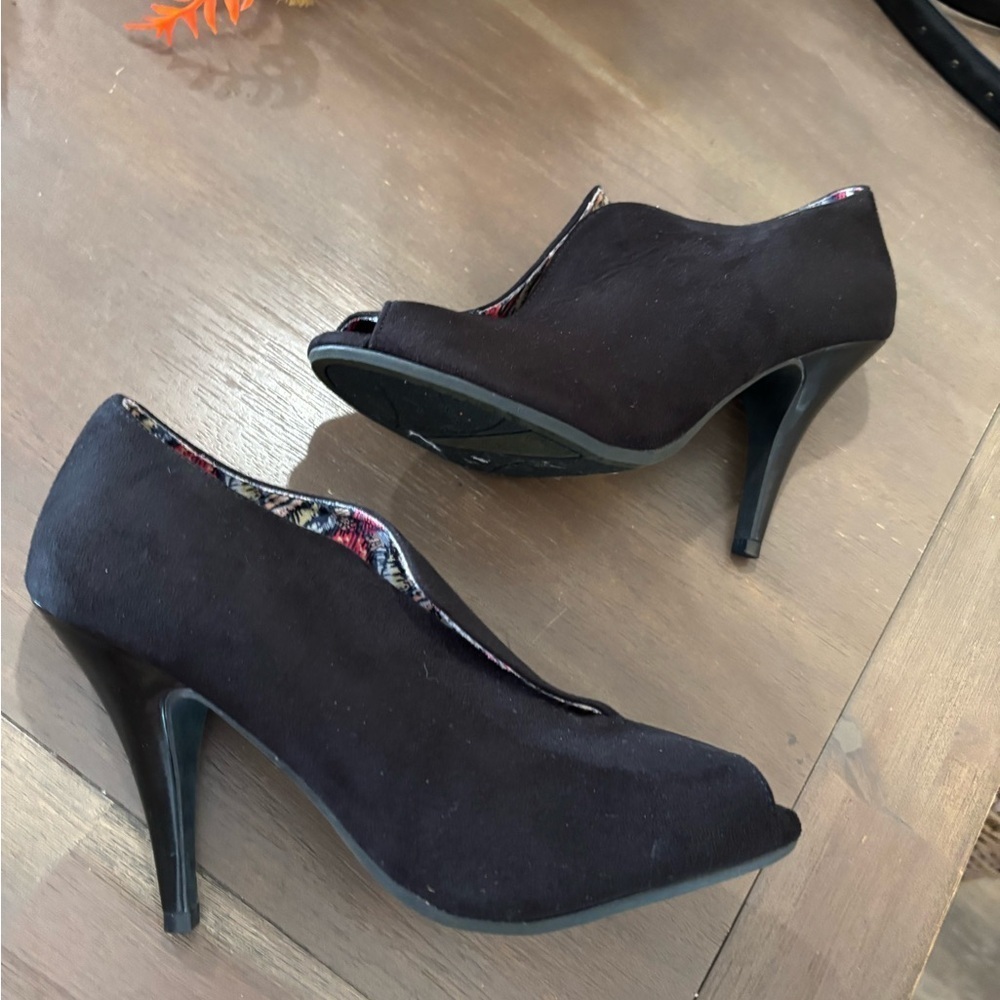 Christian Soriano Black Peep-Toe Ankle Bootie Shoes Sz 9
